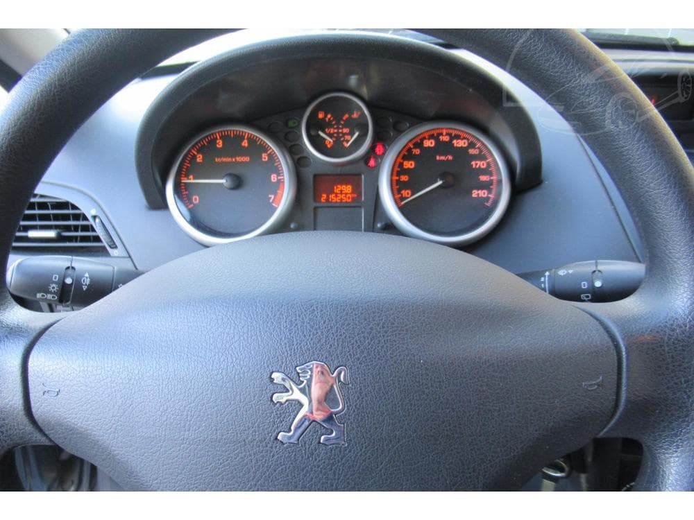 2008 Peugeot 207 - 11