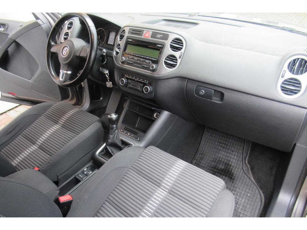 2010 Volkswagen TIGUAN - 11