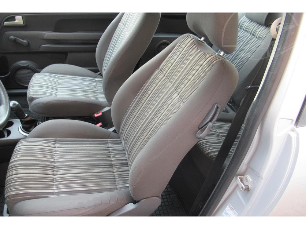 2008 Volkswagen FOX - 11