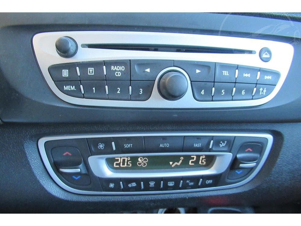2009 Renault SCENIC - 11