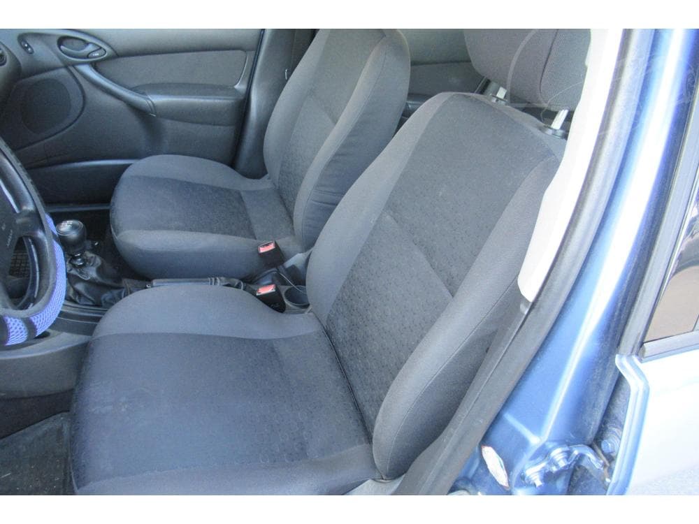 2002 Ford FOCUS - 11