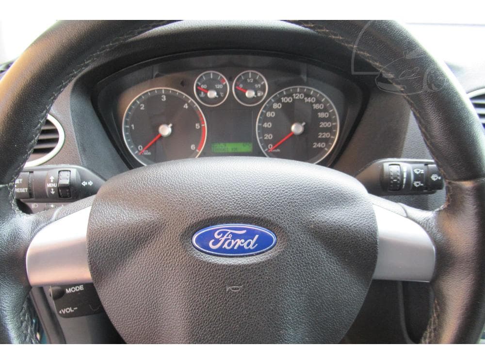 2008 Ford FOCUS - 12
