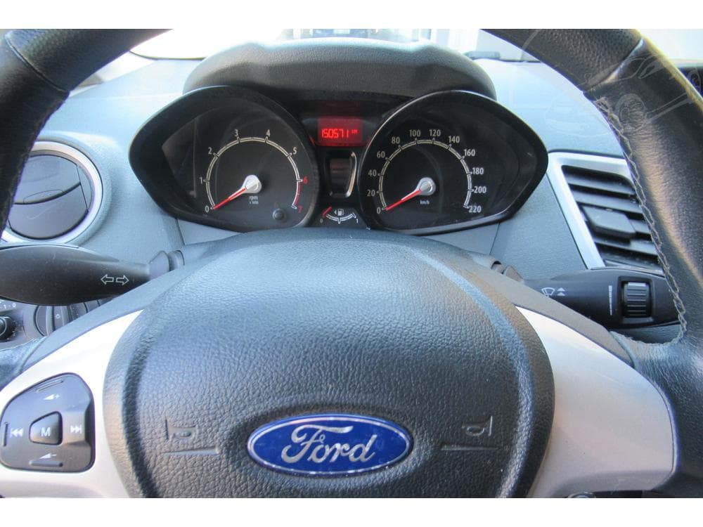 2011 Ford FIESTA - 12