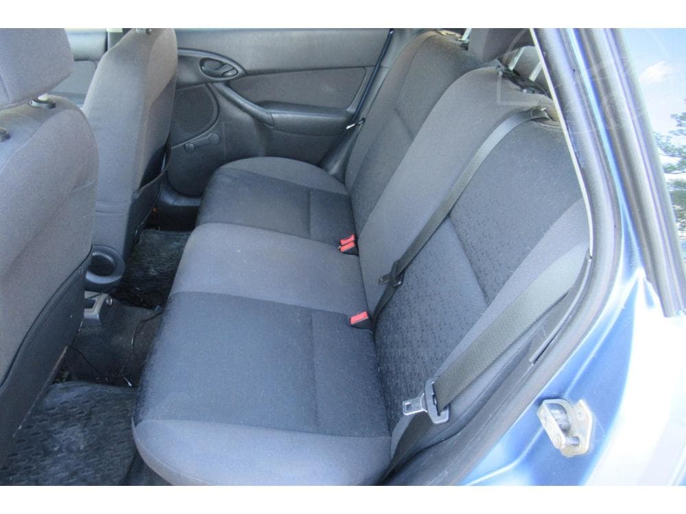 2002 Ford FOCUS - 12