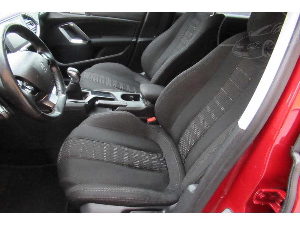 2015 Peugeot 308 - 13