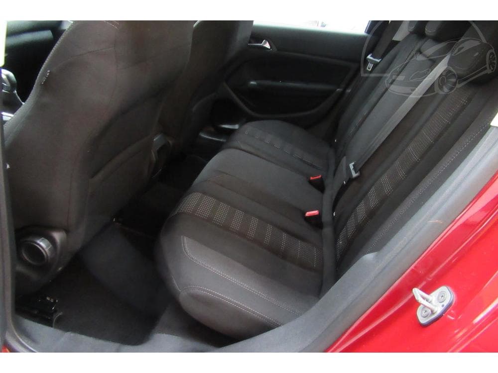 2015 Peugeot 308 - 14