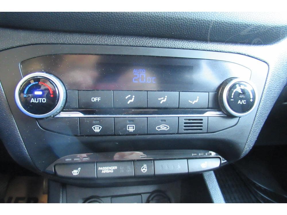 2015 Hyundai i20 - 14