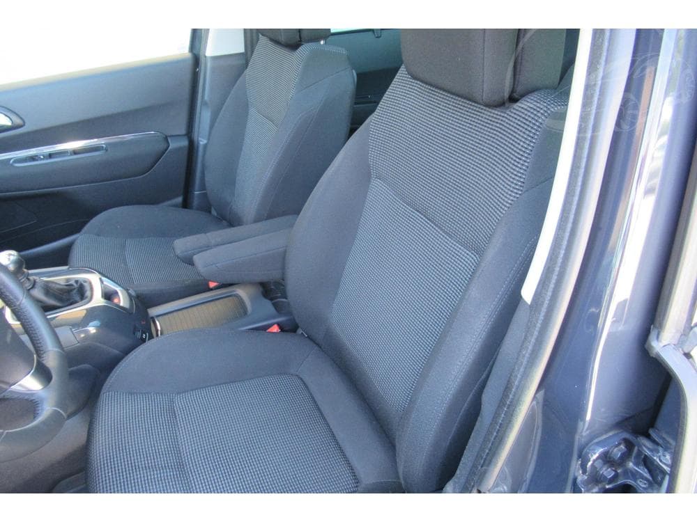 2012 Peugeot 5008 - 14