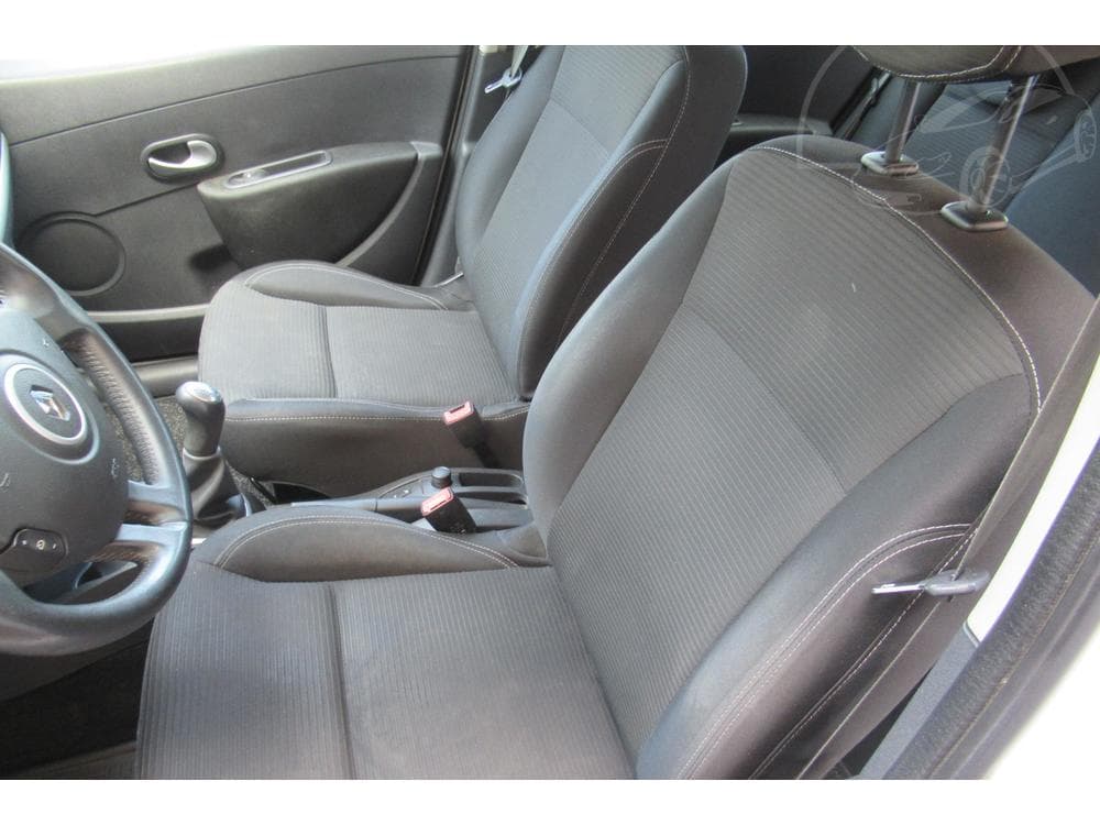 2012 Renault CLIO - 14