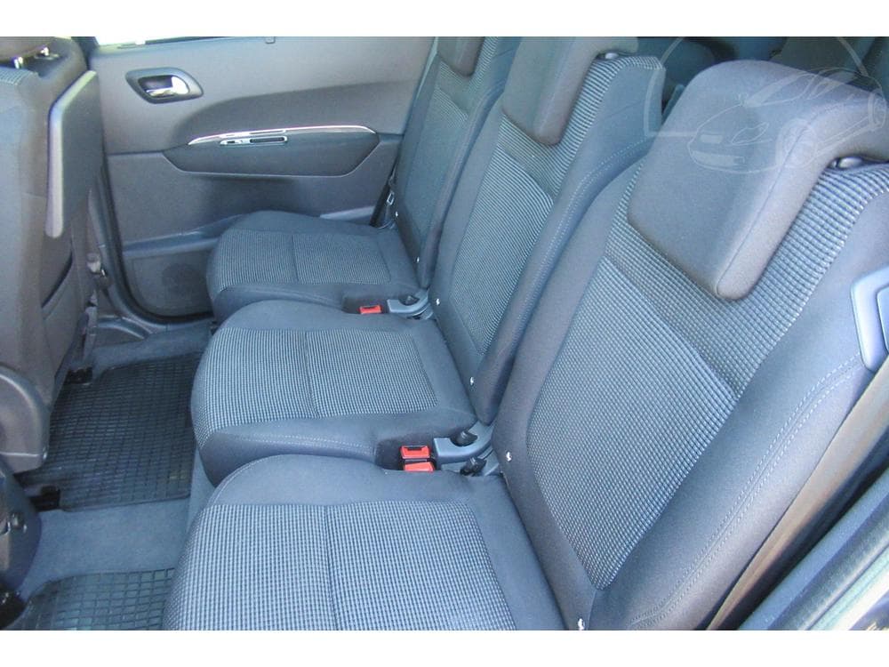 2012 Peugeot 5008 - 15
