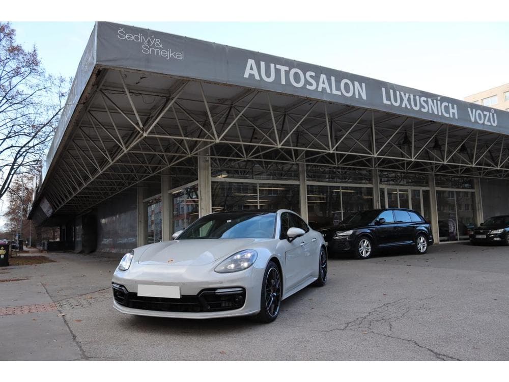 2016 Porsche PANAMERA