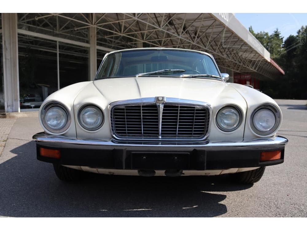 1975 Jaguar XJ - 3