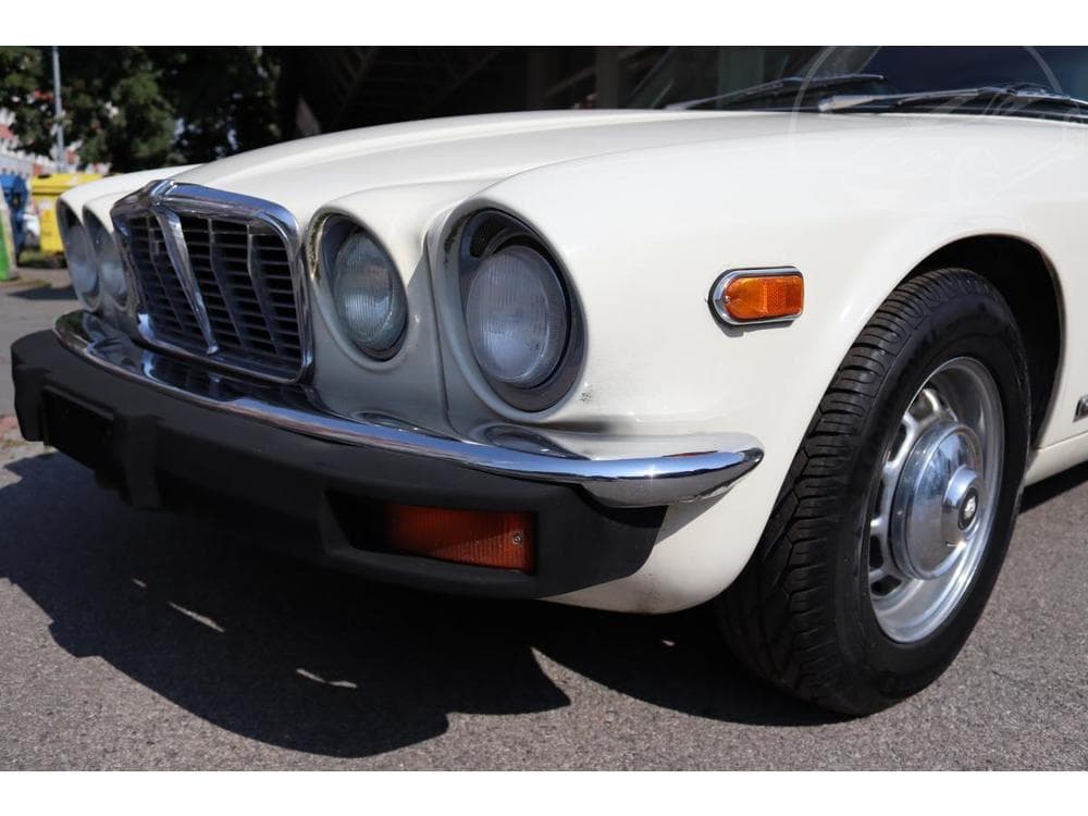 1975 Jaguar XJ - 4