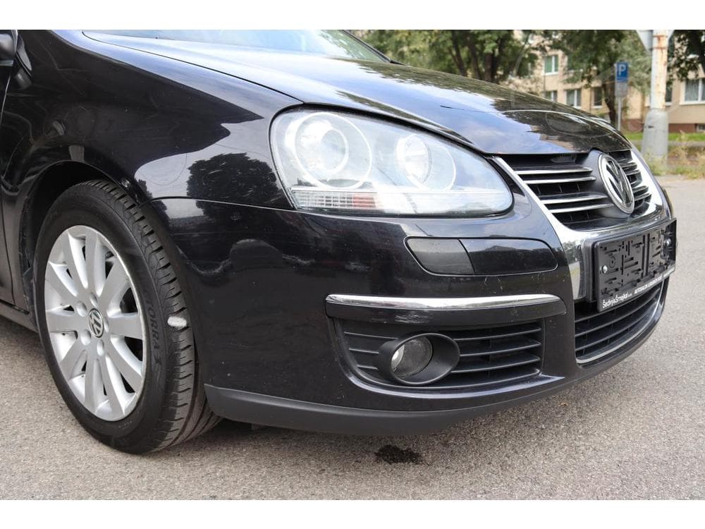 2009 Volkswagen Golf - 16