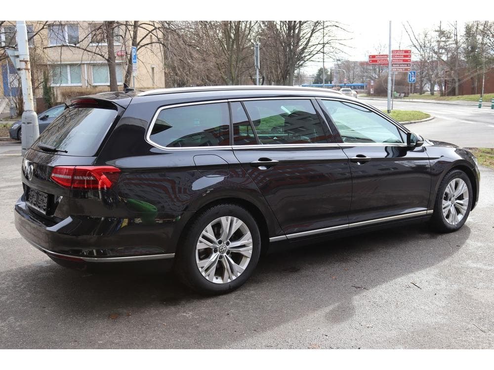2015 Volkswagen PASSAT - 9