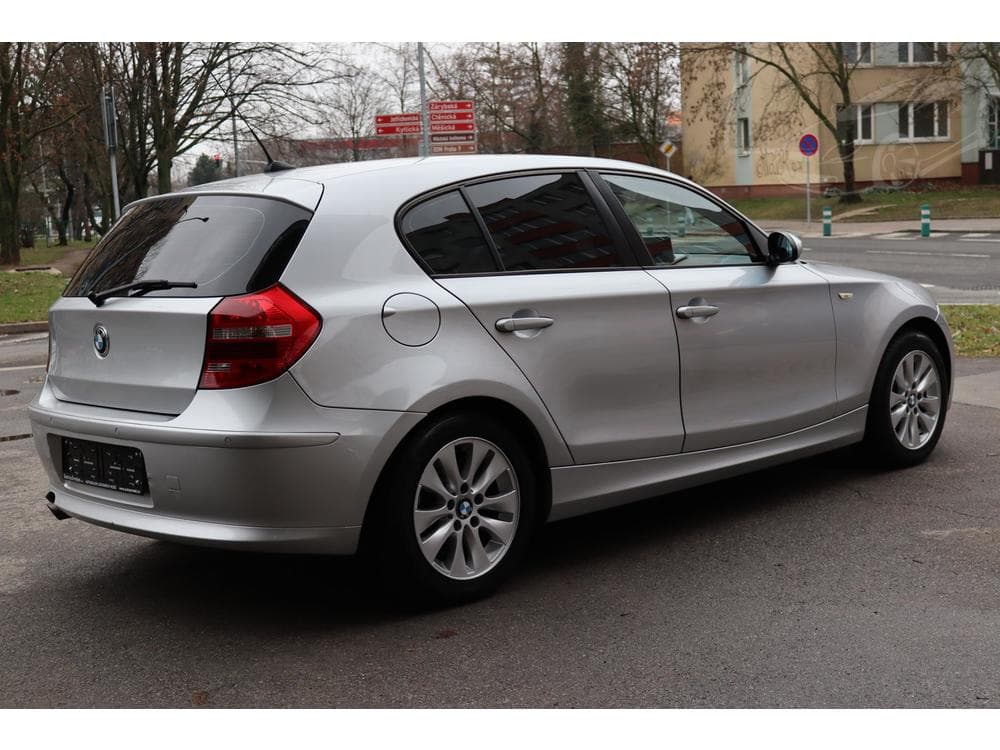 2009 BMW 1-SERIES - 9