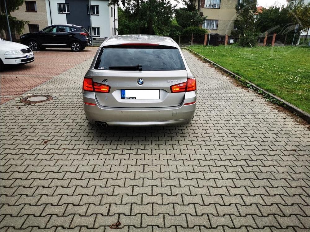 2011 BMW 5-Series - 10