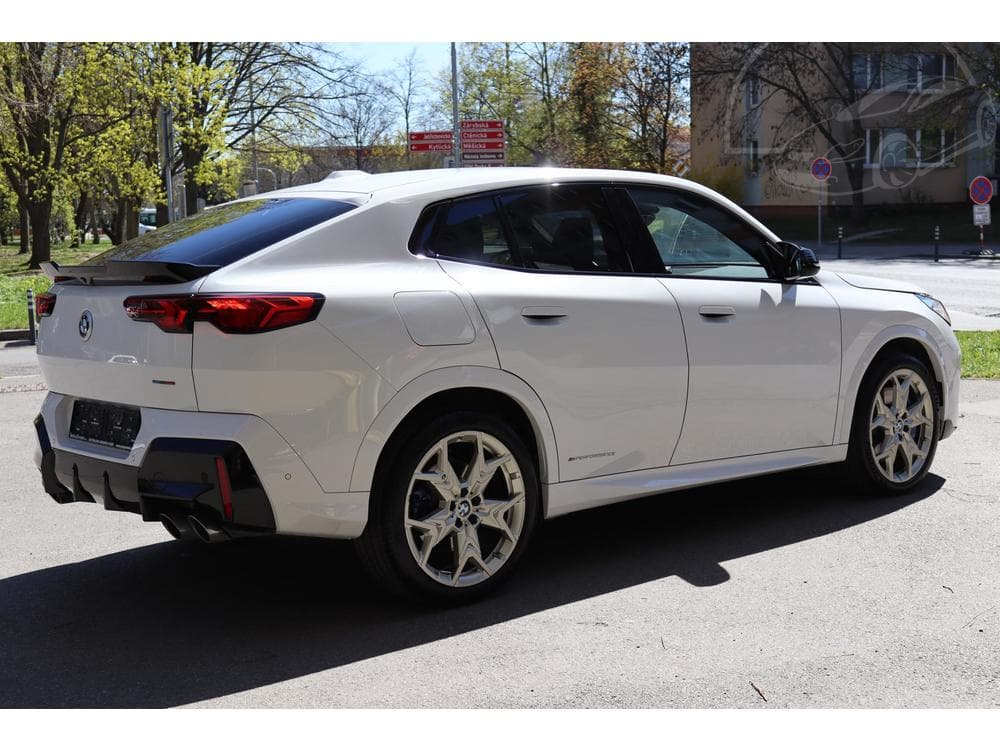 2025 BMW X2 - 19