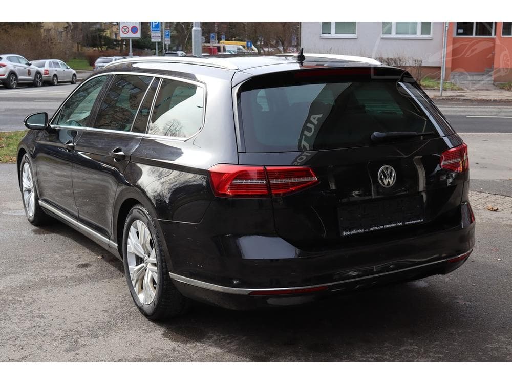 2015 Volkswagen PASSAT - 12