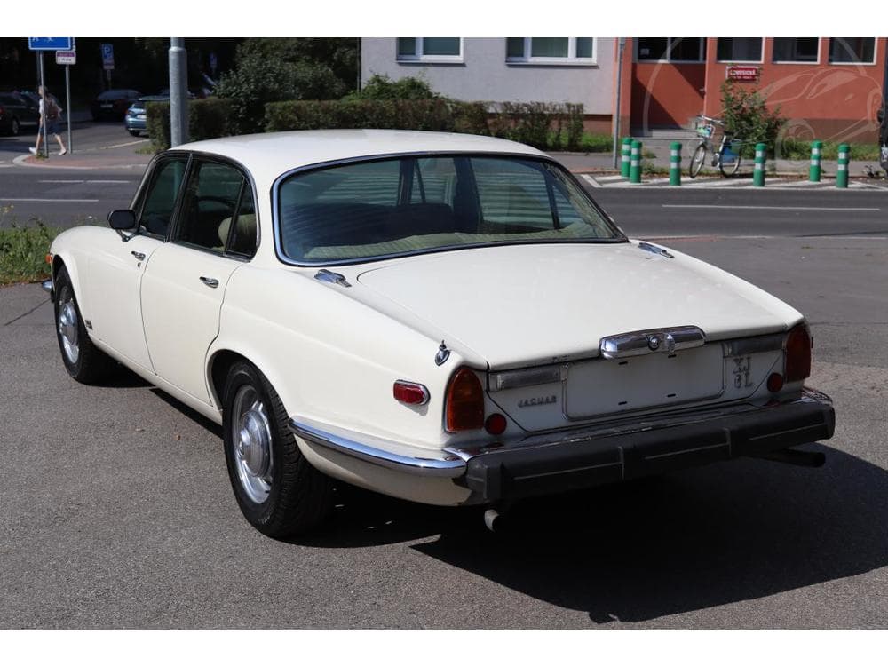 1975 Jaguar XJ - 12