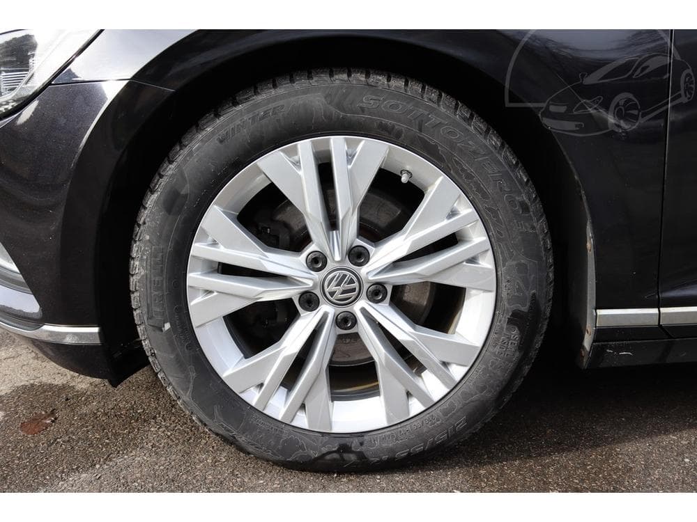 2015 Volkswagen PASSAT - 17
