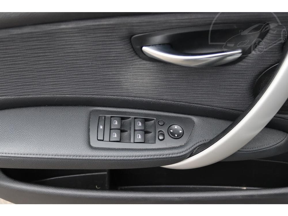 2009 BMW 1-SERIES - 18