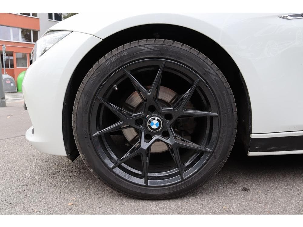 2017 BMW 3-Series - 19