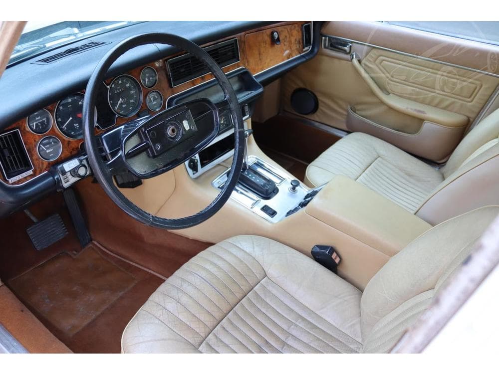 1975 Jaguar XJ - 19
