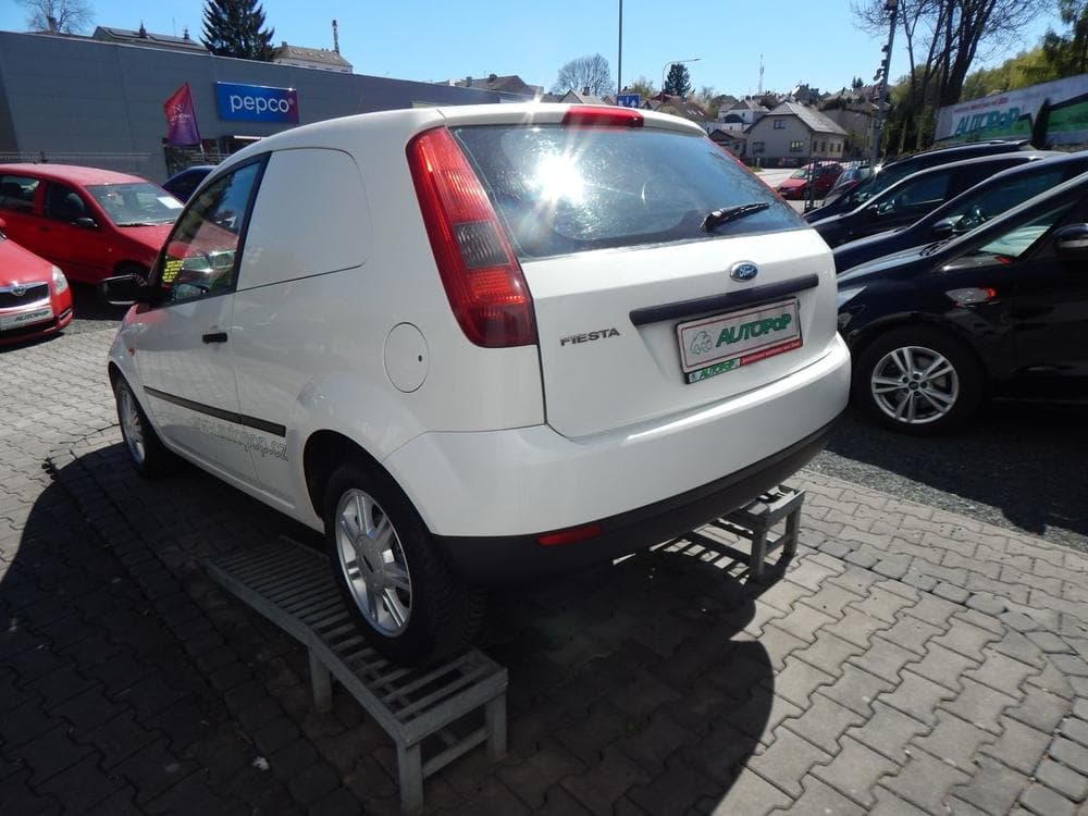 2004 Ford FIESTA - 3