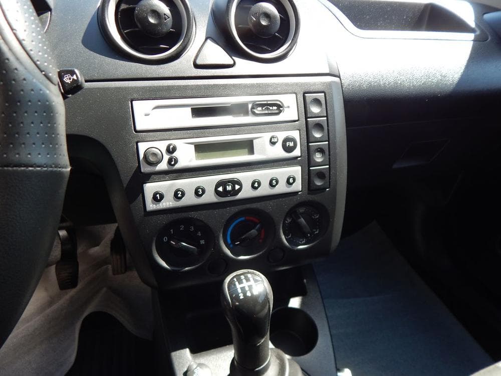 2004 Ford FIESTA - 7