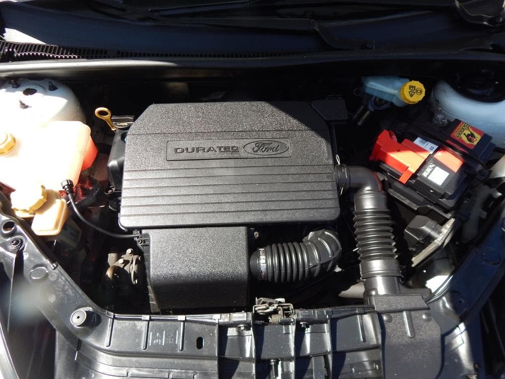 2004 Ford FIESTA - 12