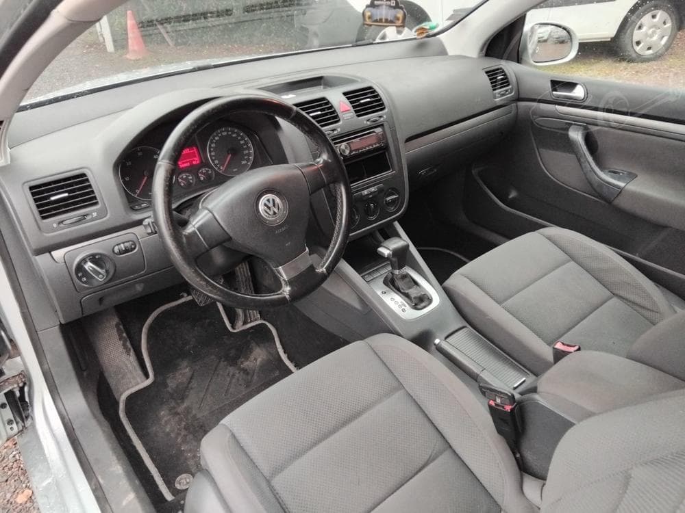 2006 Volkswagen GOLF - 8