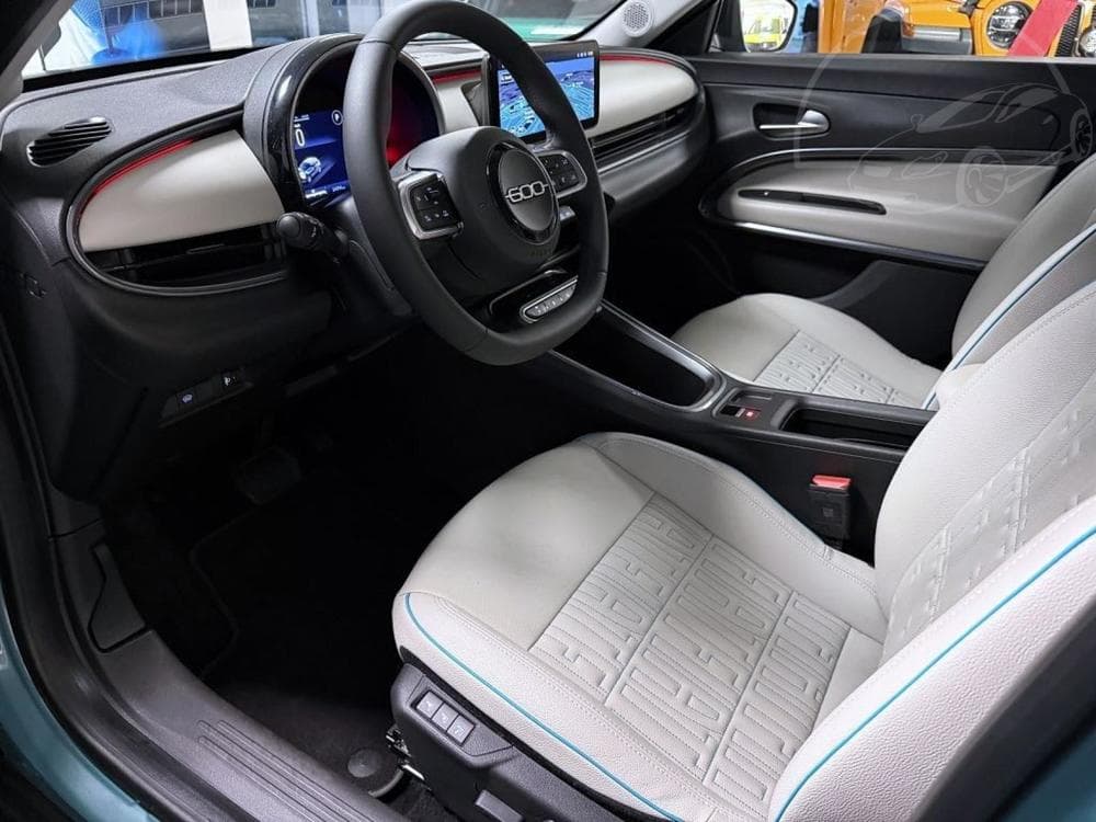 2025 Fiat 600 - 16