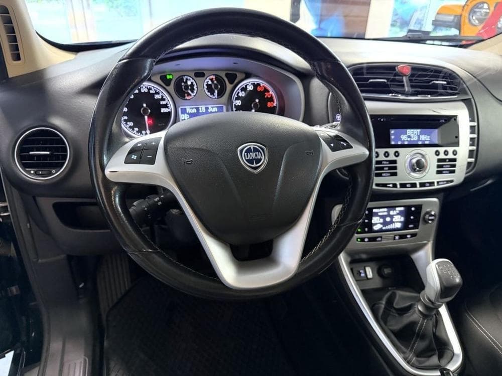 2014 Lancia DELTA - 13