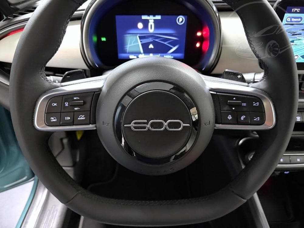 2025 Fiat 600 - 33