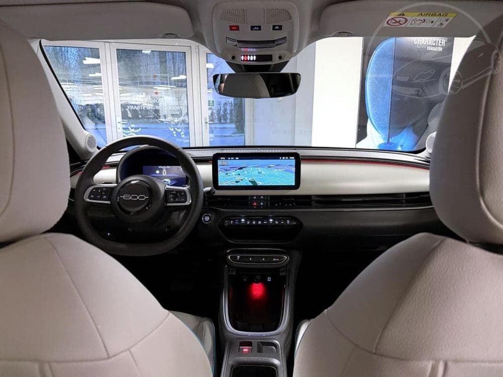 2025 Fiat 600 - 35
