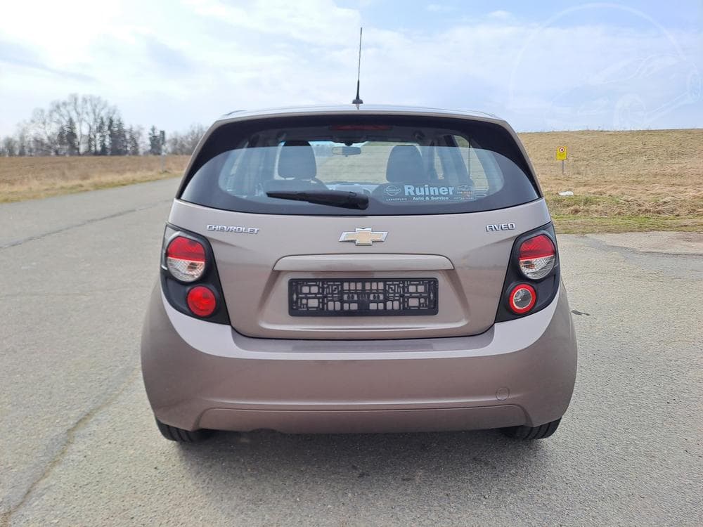 2013 Chevrolet Aveo - 11