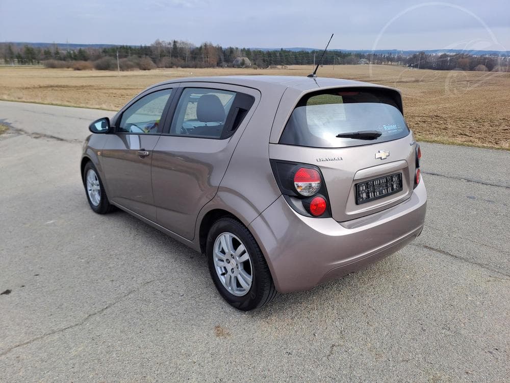 2013 Chevrolet Aveo - 13