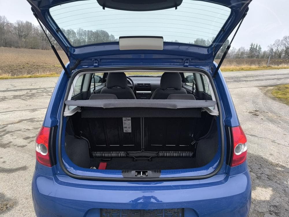 2006 Volkswagen FOX - 11