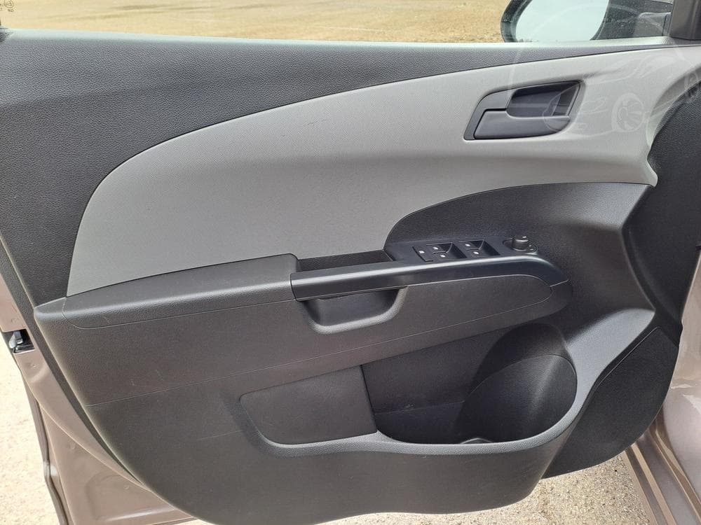 2013 Chevrolet Aveo - 23