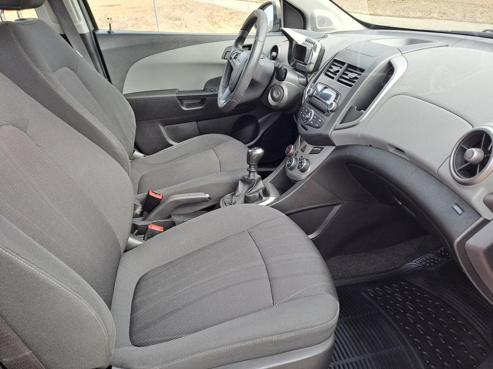 2013 Chevrolet Aveo - 27