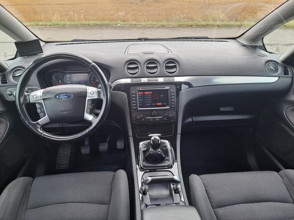 2012 Ford S-Max - 16