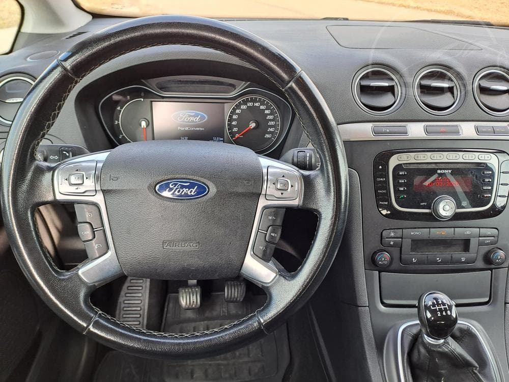 2012 Ford Galaxy - 16