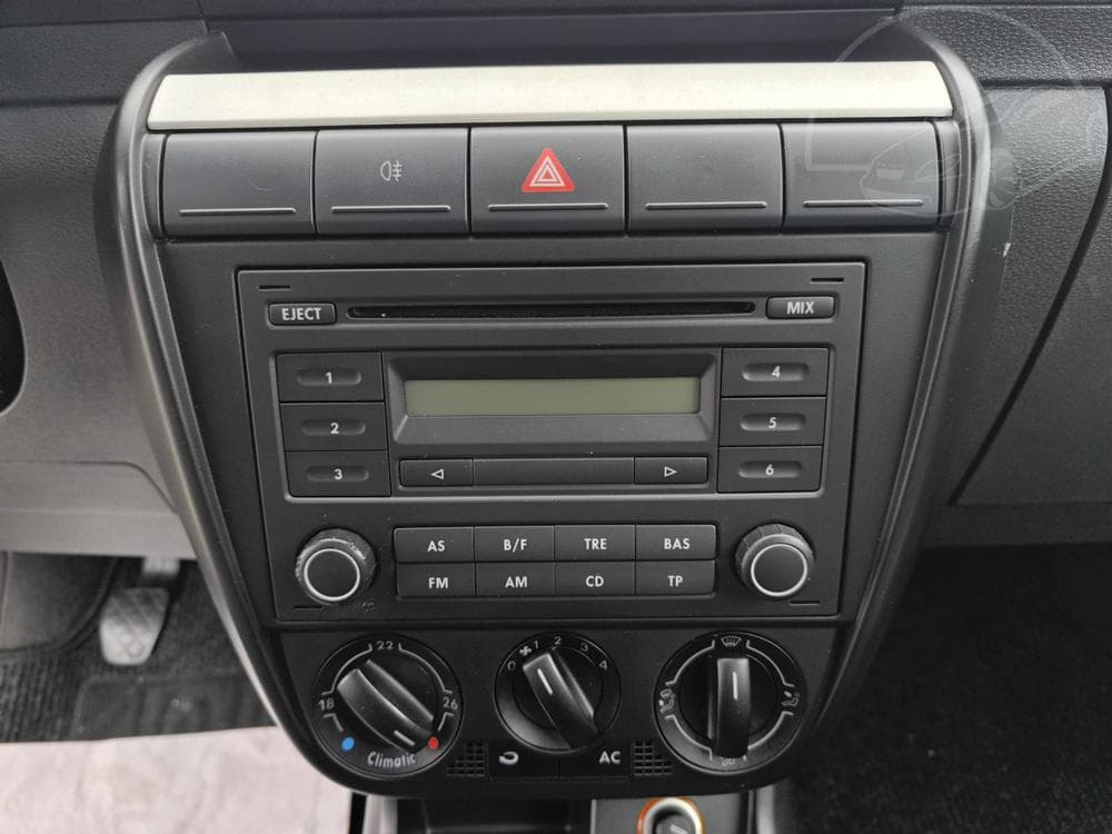 2006 Volkswagen FOX - 18