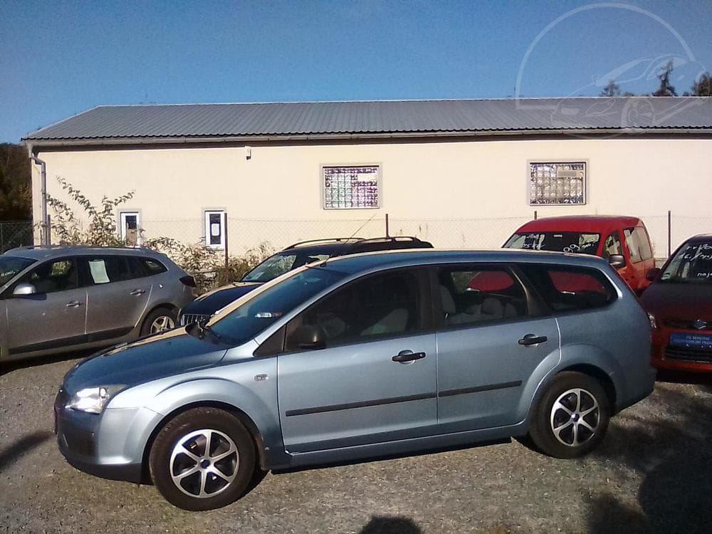 2005 Ford FOCUS - 2