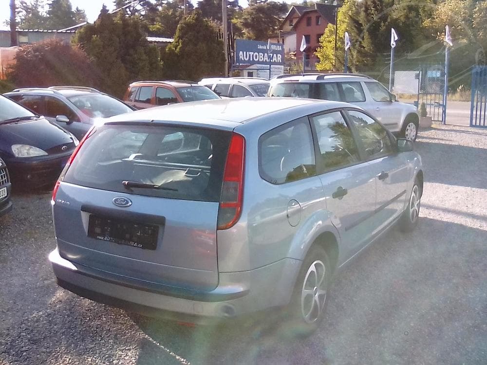 2005 Ford FOCUS - 7