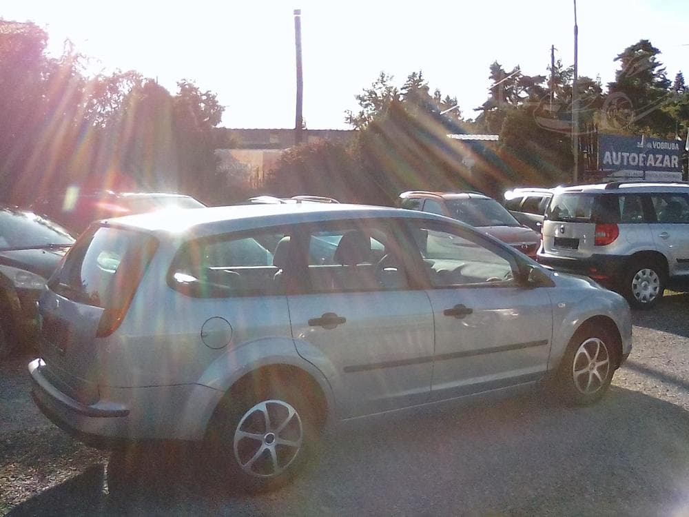 2005 Ford FOCUS - 8