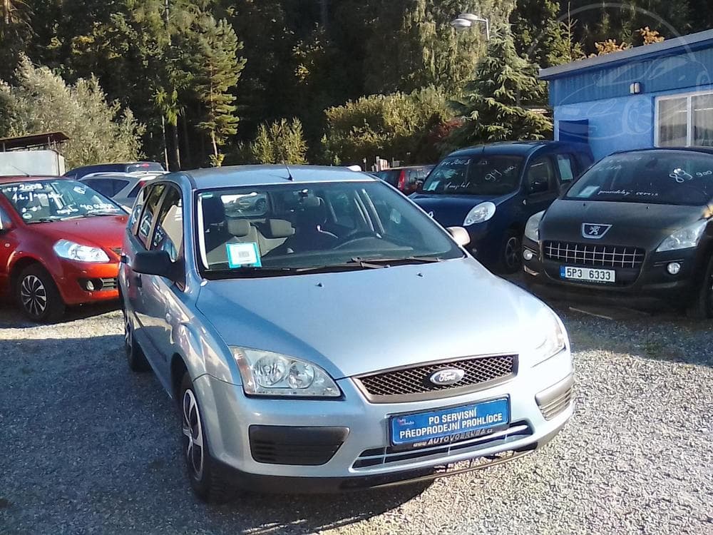 2005 Ford FOCUS - 11