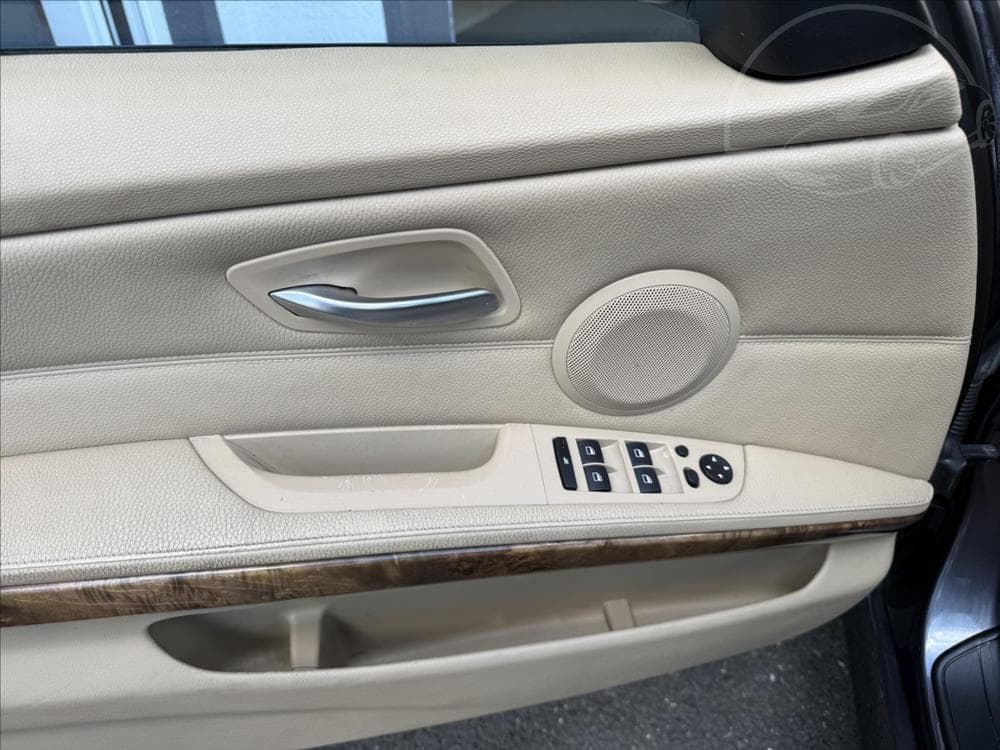 2005 BMW 3-SERIES - 18