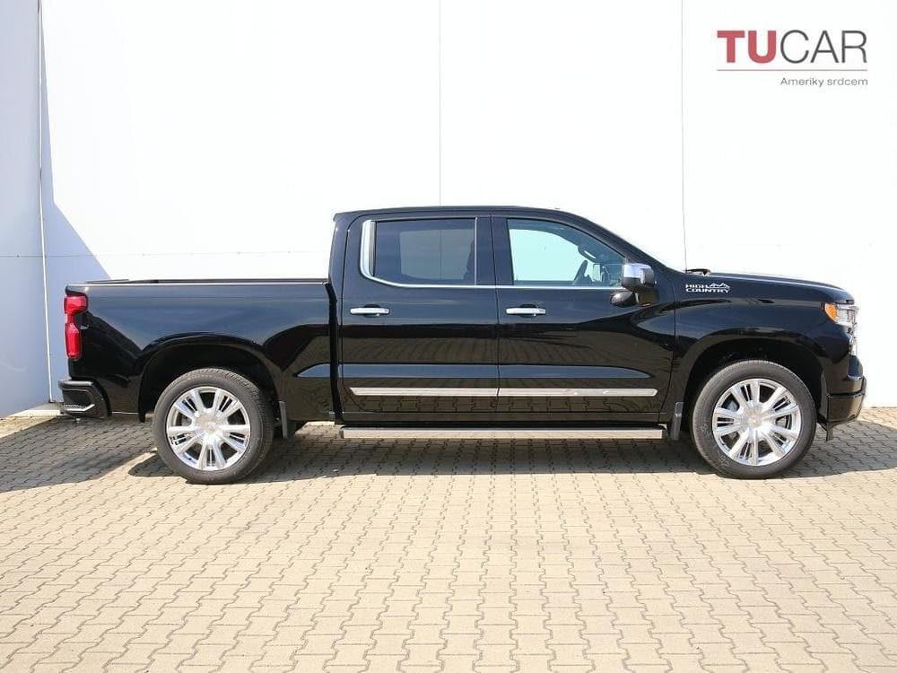 2025 Chevrolet SILVERADO - 7